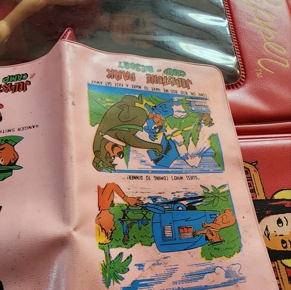 VINTAGE YOGI BEAR JELLYSTONE PARK WALLET PINK 🩷 - Picture 9 of 9